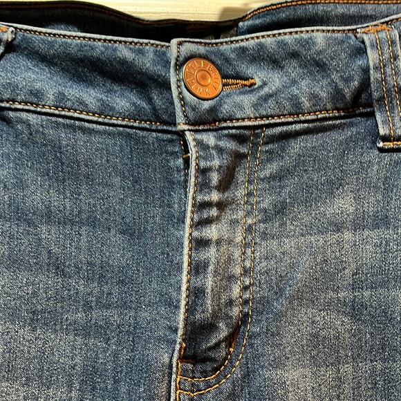 Womens Celebrity Pink jeans. Super skinny. Size 16. Like new condition. Stretchy - Picture 2 of 5